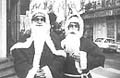 Le Pere Noel a les yeux bleux